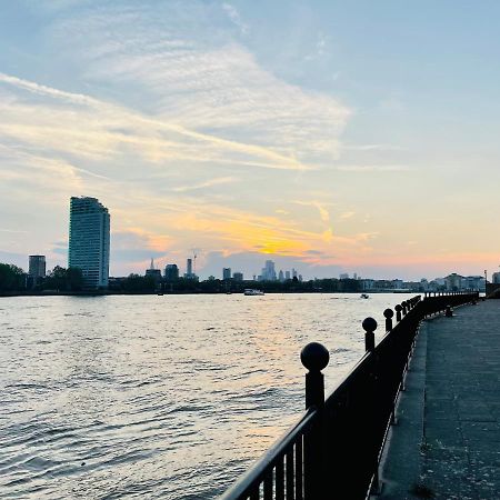 Riverside Premium Double Room Garden View E14 ロンドン エクステリア 写真