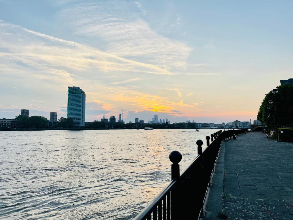 Riverside Premium Double Room Garden View E14 ロンドン エクステリア 写真